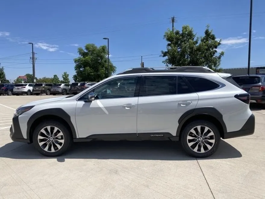 2025 Subaru Outback Touring XT photo 1