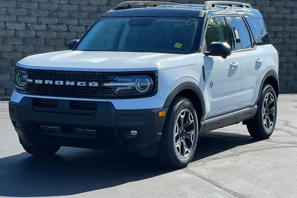 2025 Ford Bronco Sport Outer Banks photo 1
