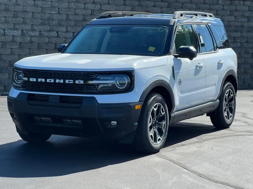 2025 Ford Bronco Sport Outer Banks photo 1