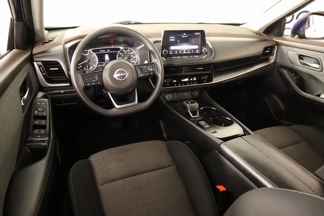 2023 Nissan Rogue SV photo 1