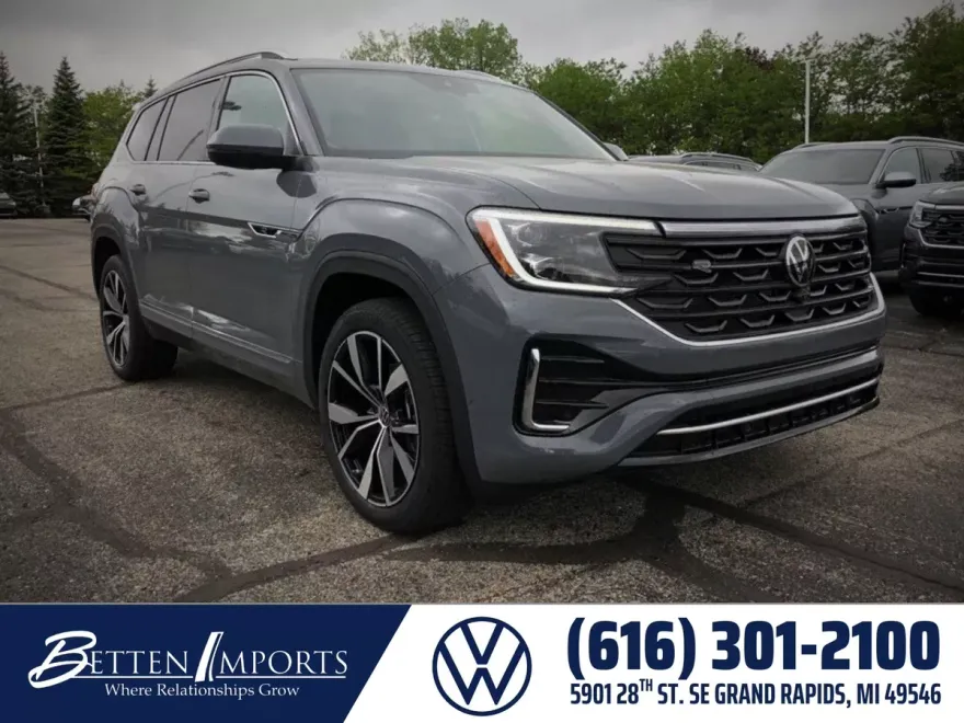2025 Volkswagen Atlas SEL Premium R-Line photo 1