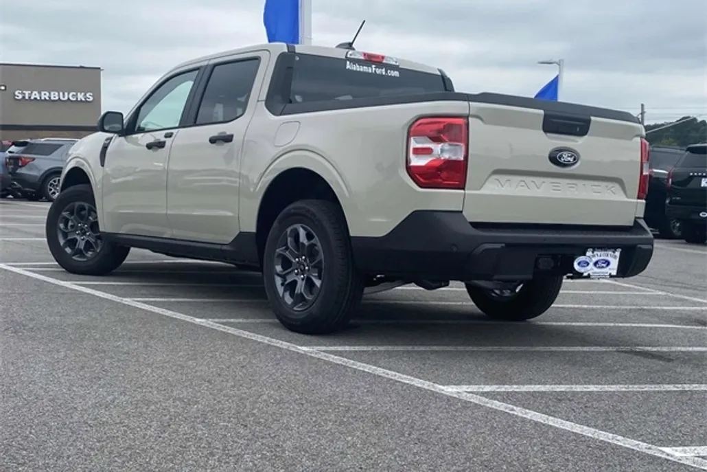 2025 Ford Maverick XLT photo 1