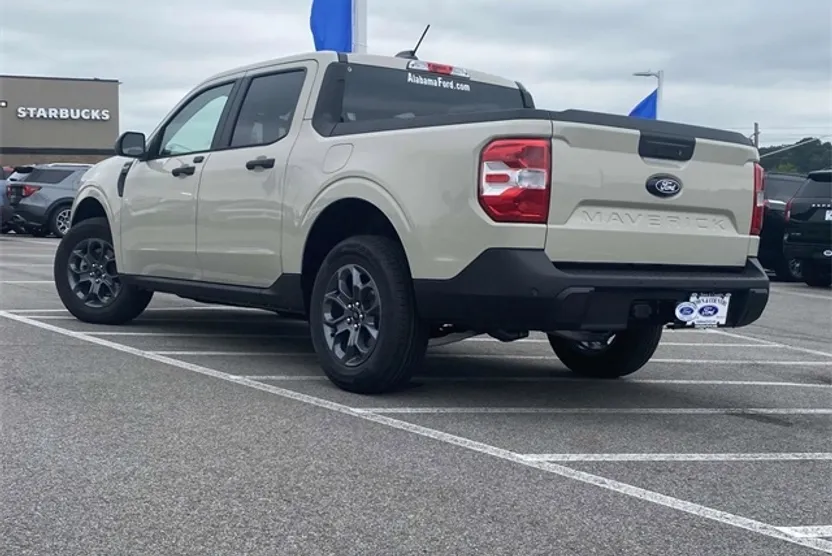 2025 Ford Maverick XLT photo 1