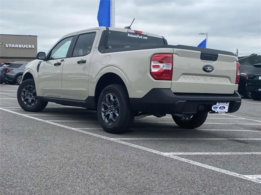 2025 Ford Maverick XLT photo 1