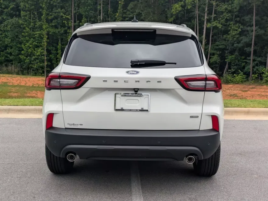 2025 Ford Escape ST-Line photo 1