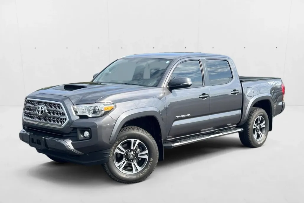 2017 Toyota Tacoma TRD Sport V6 photo 1