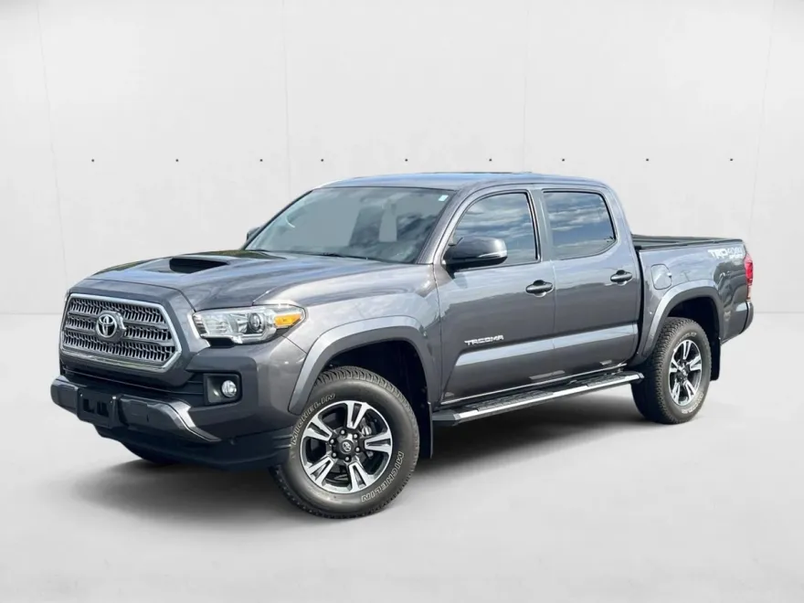 2017 Toyota Tacoma TRD Sport V6 photo 1