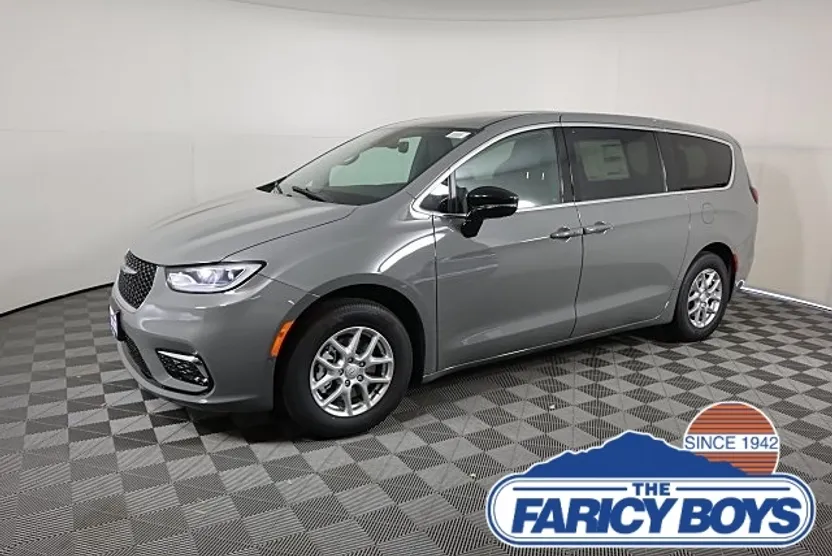 2025 Chrysler Pacifica photo 1