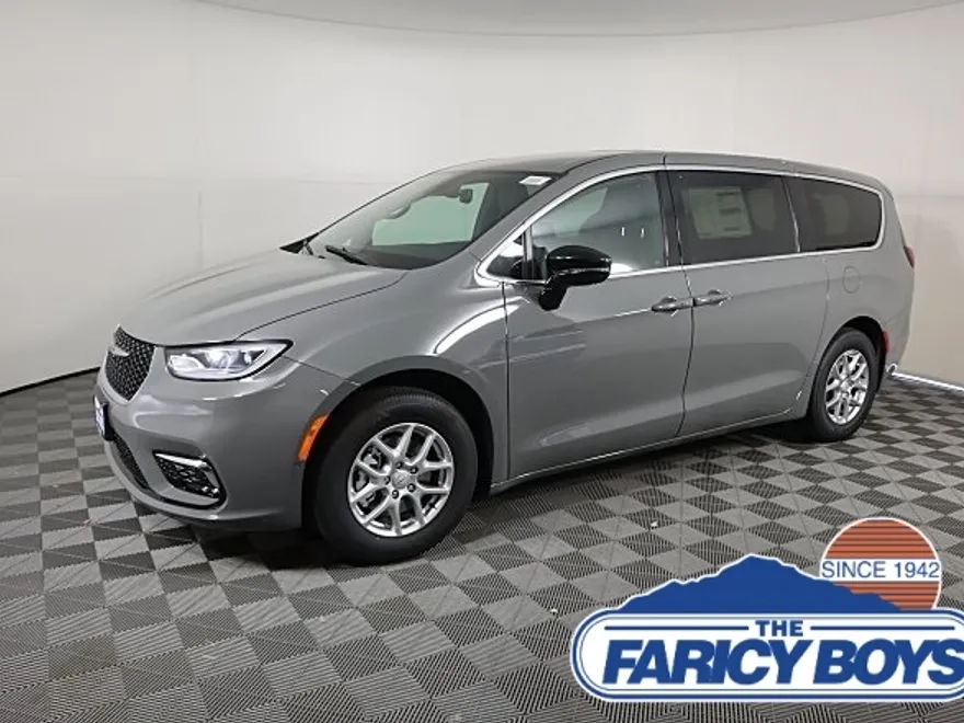 2025 Chrysler Pacifica photo 1