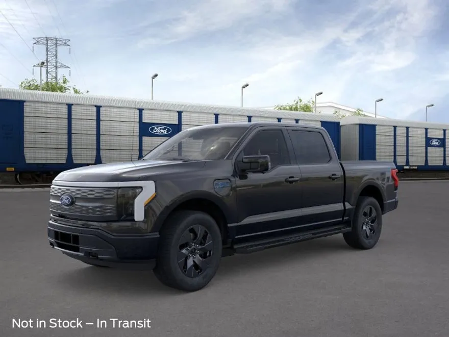 2025 Ford F-150 Lightning Lariat photo 1