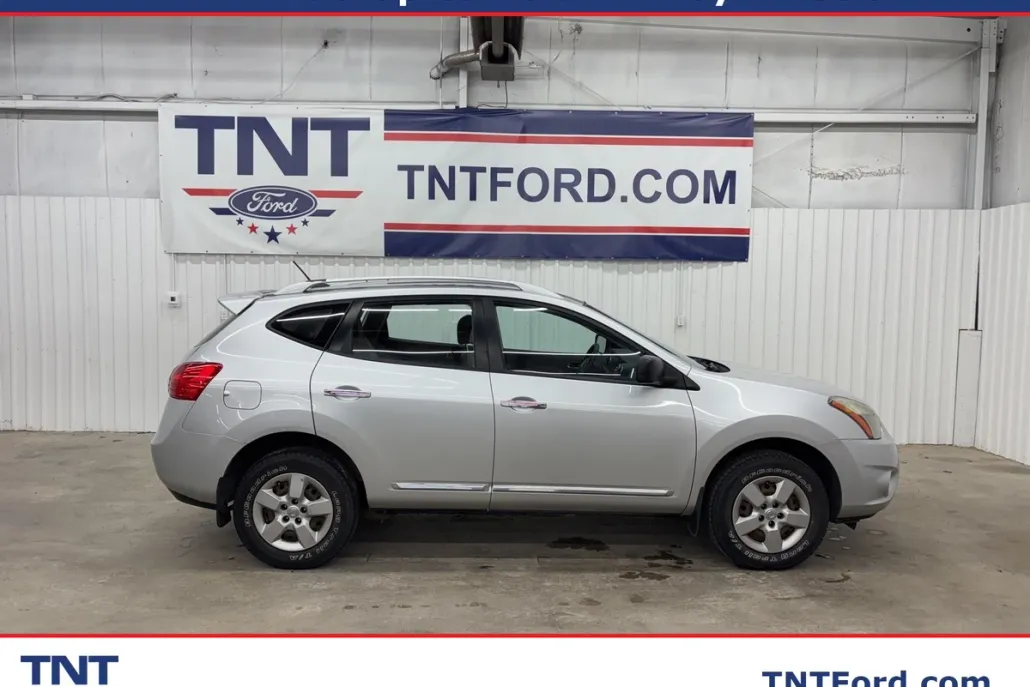 2014 Nissan Rogue Select S photo 1