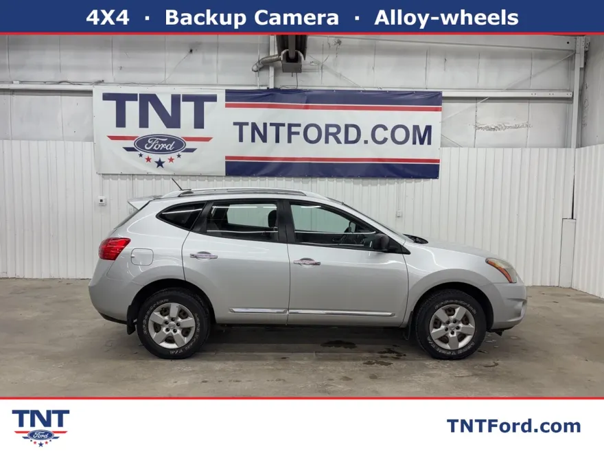 2014 Nissan Rogue Select S photo 1