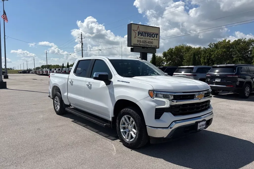 2023 Chevrolet Silverado 1500 LT1 photo 1