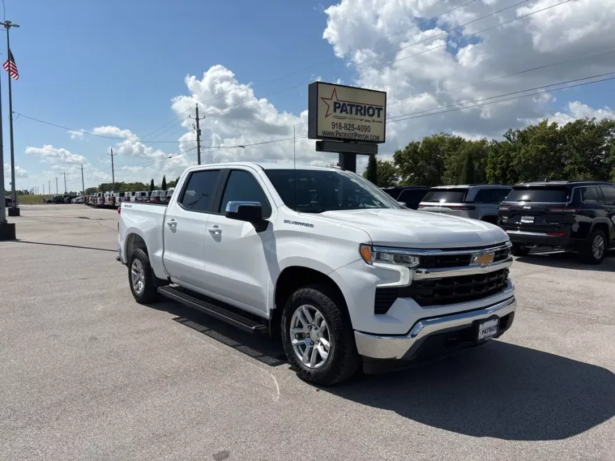 2023 Chevrolet Silverado 1500 LT1 photo 1