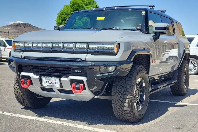 2024 Gmc Hummer EV photo 1