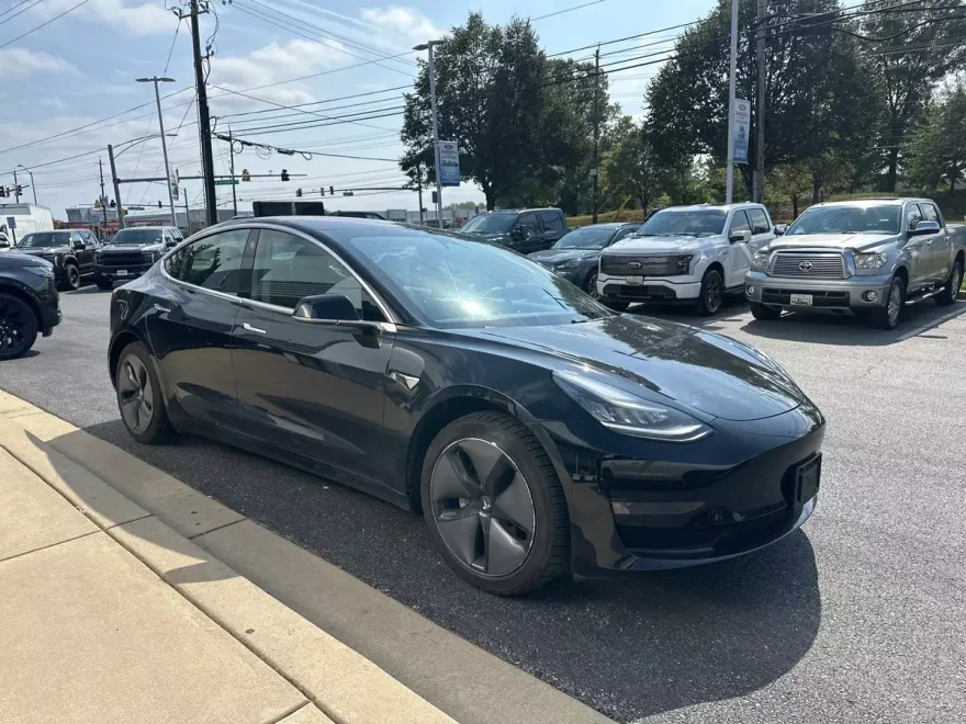 2018 Tesla Model 3 Long Range photo 1