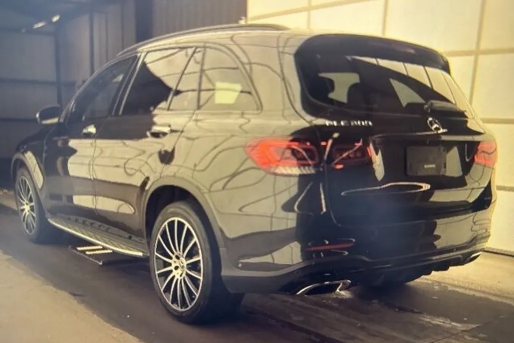 2020 Mercedes Benz GLC 300 photo 1