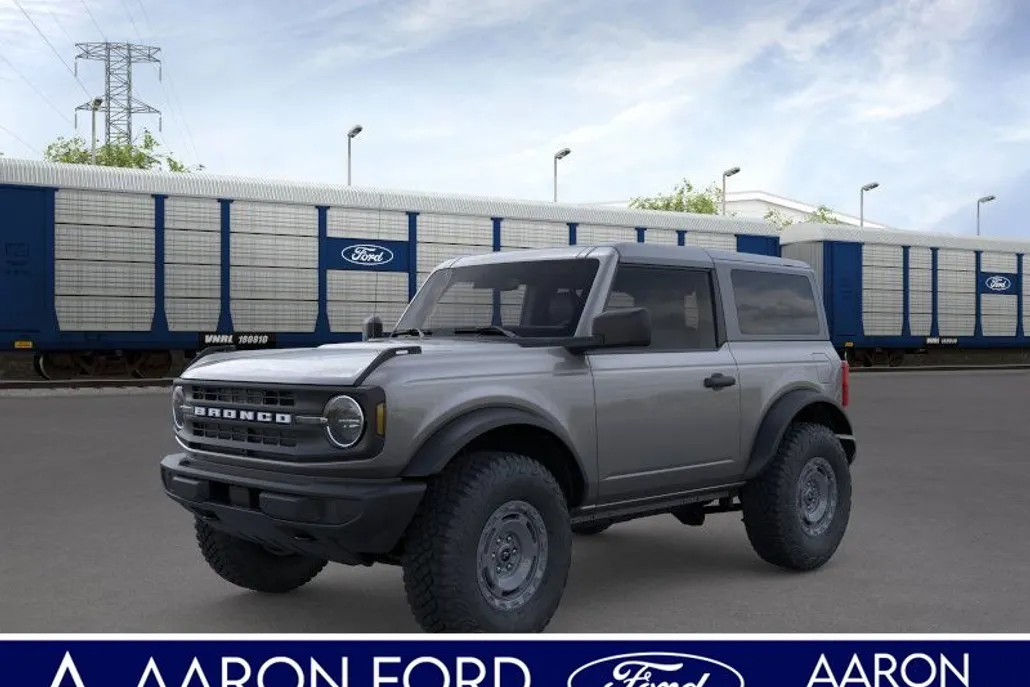 2025 Ford Bronco Base photo 1