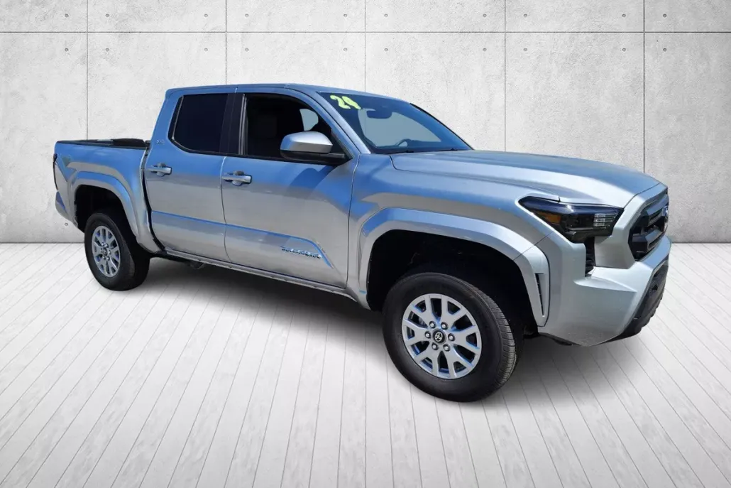 2024 Toyota Tacoma 4x4 SR5 photo 1