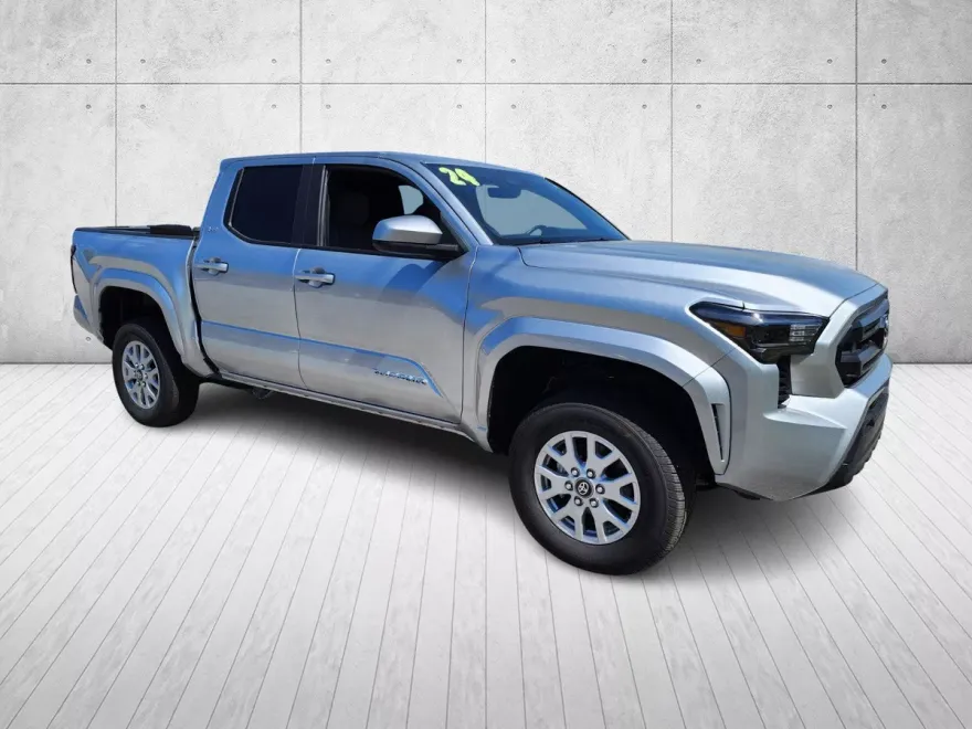 2024 Toyota Tacoma 4x4 SR5 photo 1