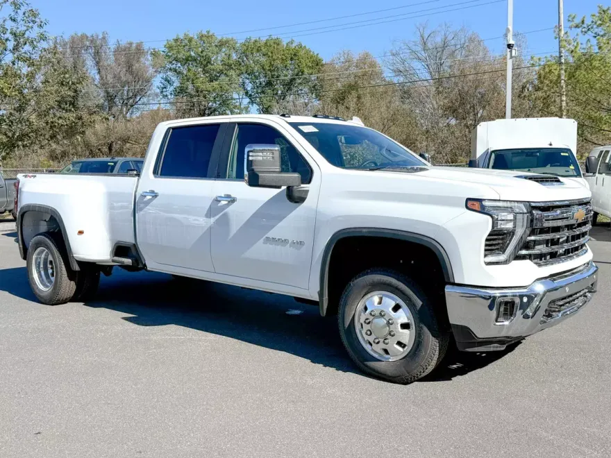 2026 Chevrolet Silverado 3500HD LTZ photo 1