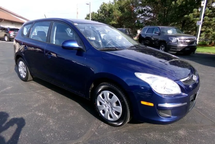 2012 Hyundai Elantra Touring GLS photo 1