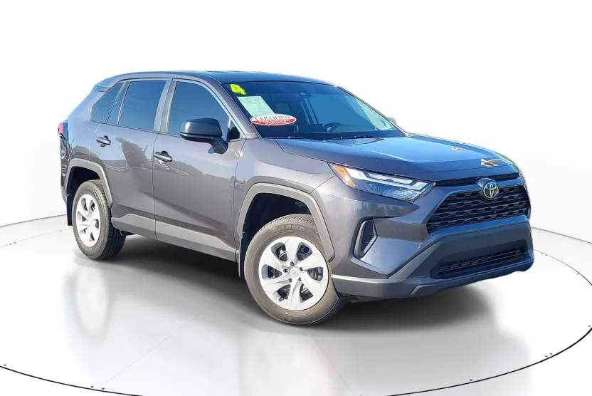 2024 Toyota RAV4 LE photo 1