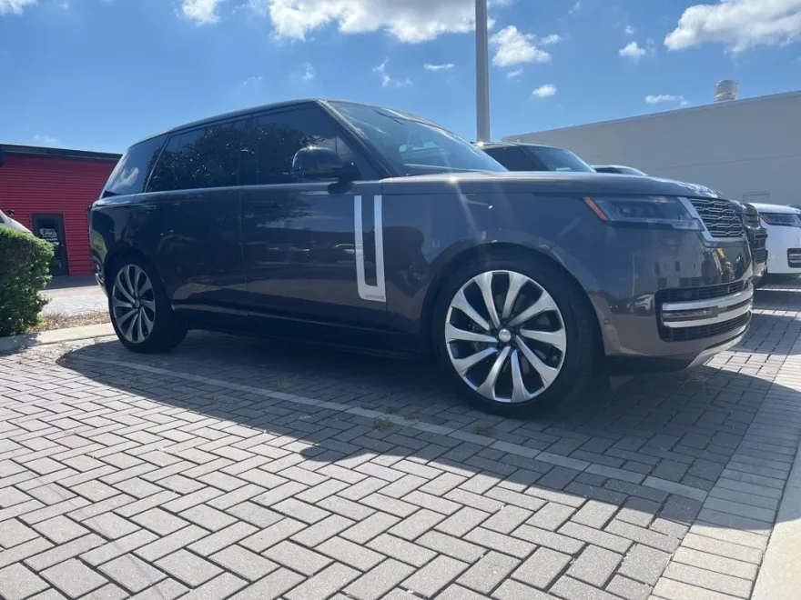 2025 Land Rover Range Rover Autobiography Base photo 1