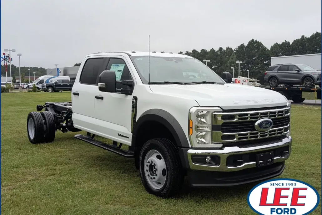 2025 Ford F-450 photo 1