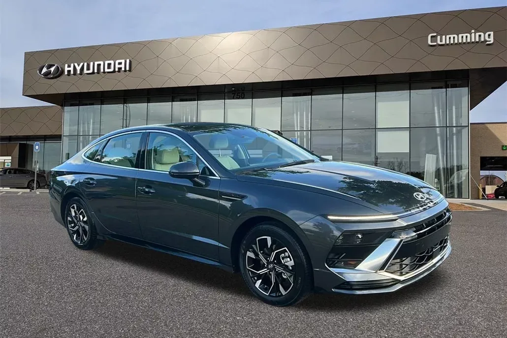 2025 Hyundai Sonata SEL photo 1