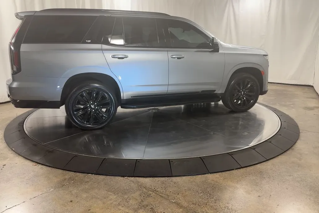 2024 Cadillac Escalade Sport photo 1