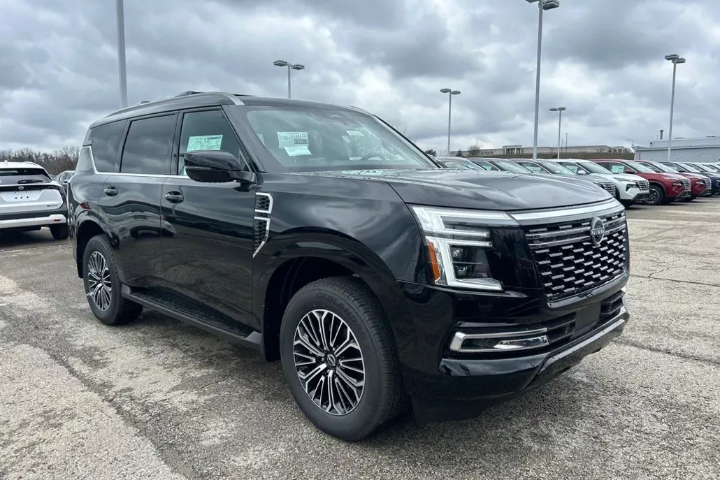 2025 Nissan Armada SL photo 1