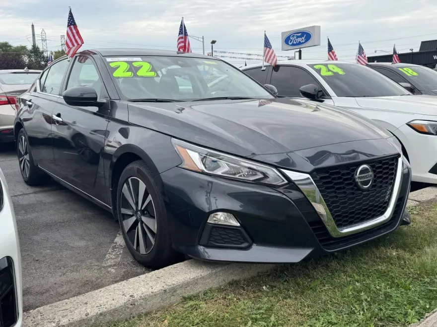 2022 Nissan Altima 2.5 SV photo 1
