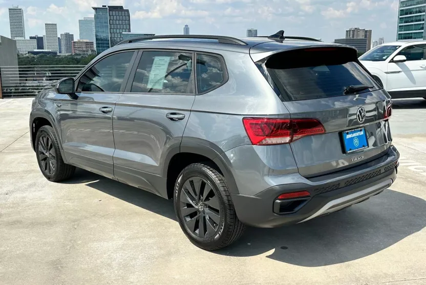 2024 Volkswagen Taos S photo 1