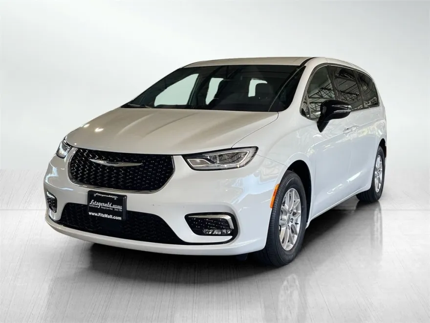 2024 Chrysler Pacifica Touring photo 1