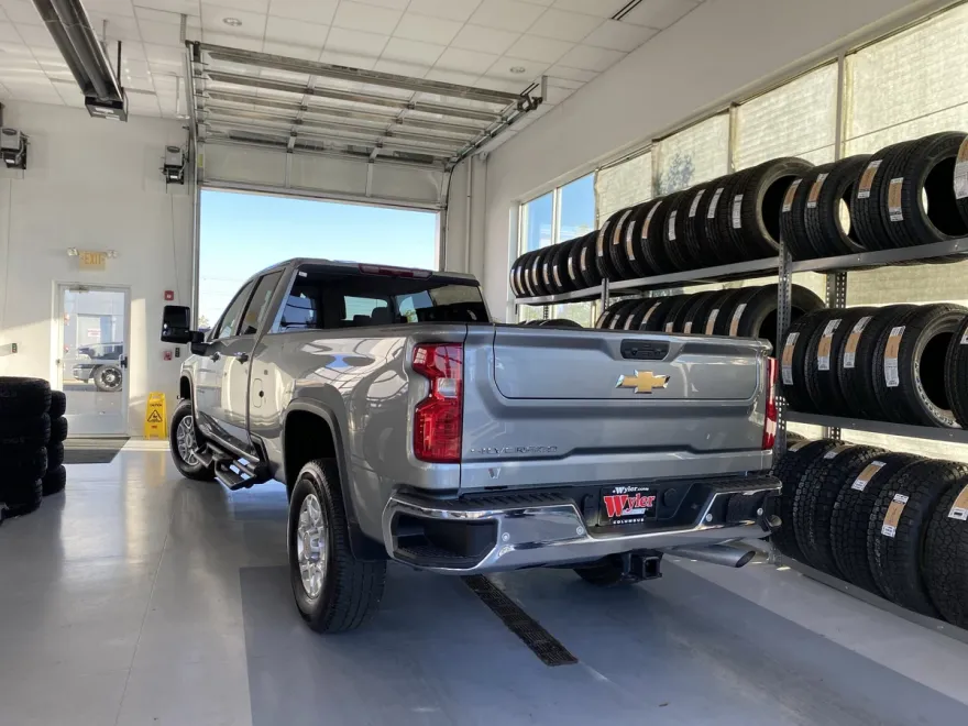 2024 Chevrolet Silverado 3500HD Work Truck photo 1