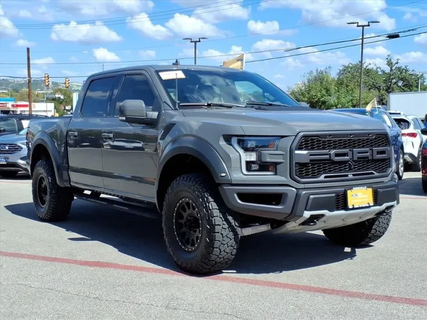 2020 Ford F-150 Raptor photo 1