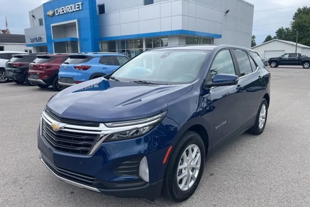 2022 Chevrolet Equinox LT photo 1