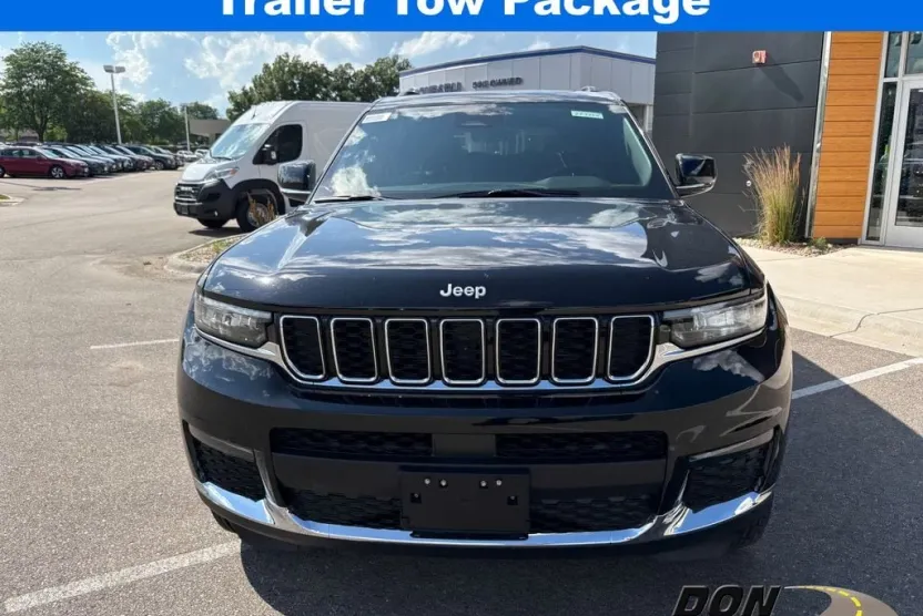 2025 Jeep Grand Cherokee Limited photo 1