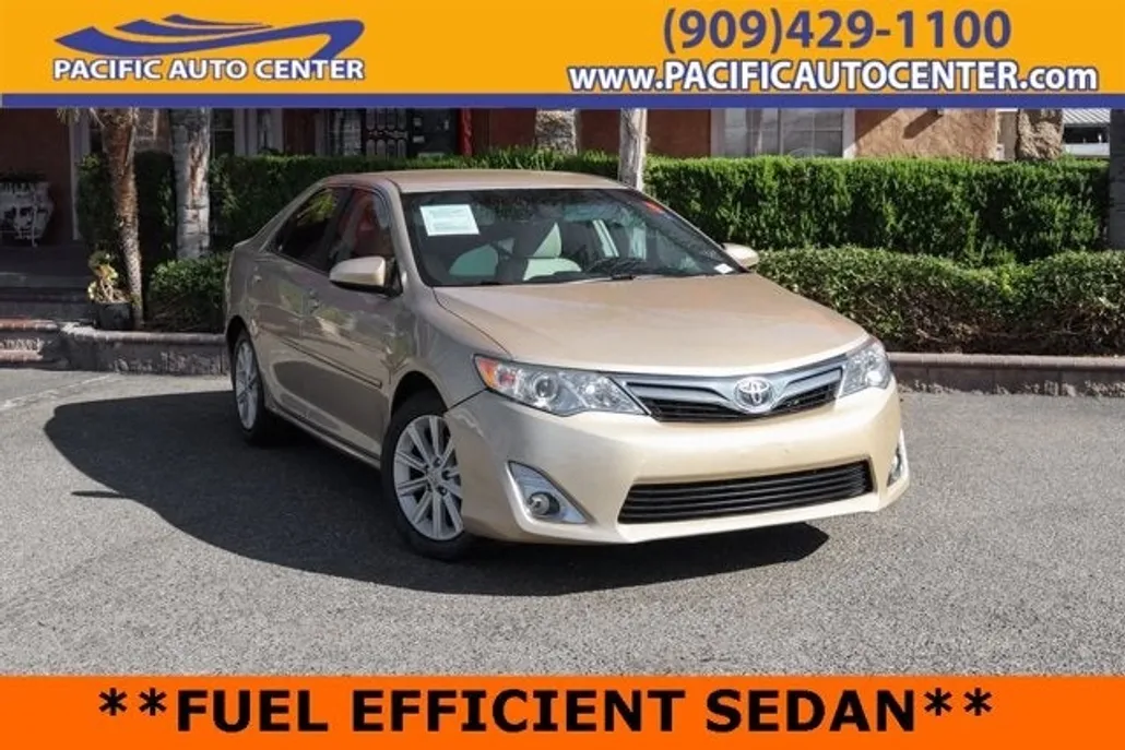 2012 Toyota Camry Hybrid LE photo 1