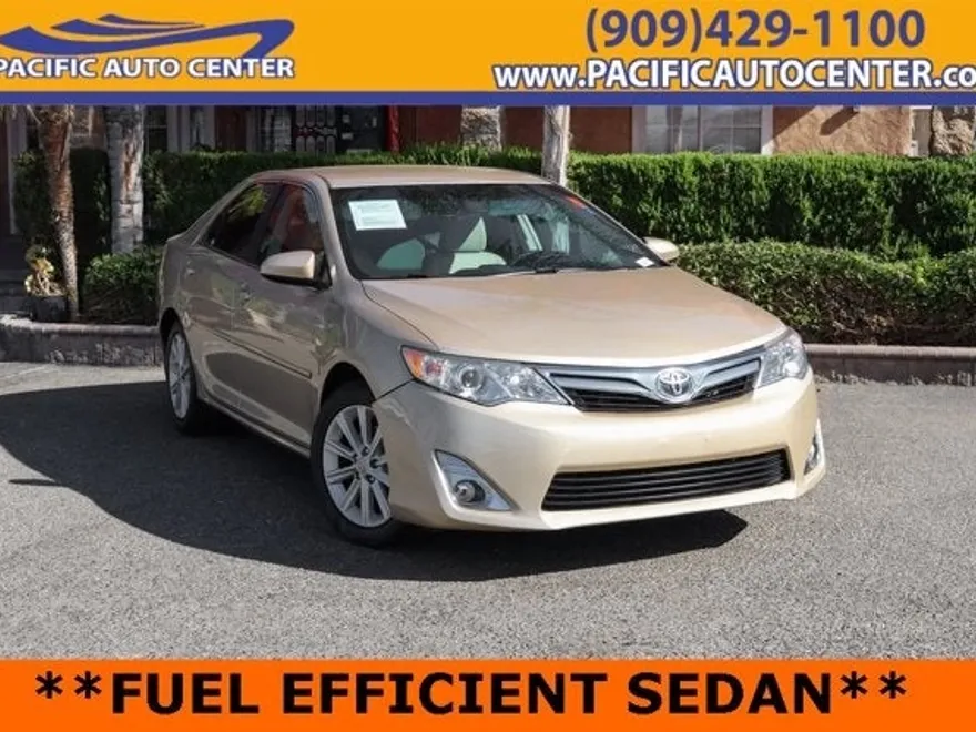 2012 Toyota Camry Hybrid LE photo 1