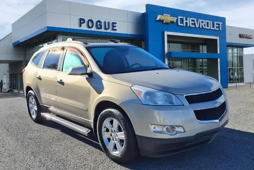 2011 Chevrolet Traverse 2LT photo 1