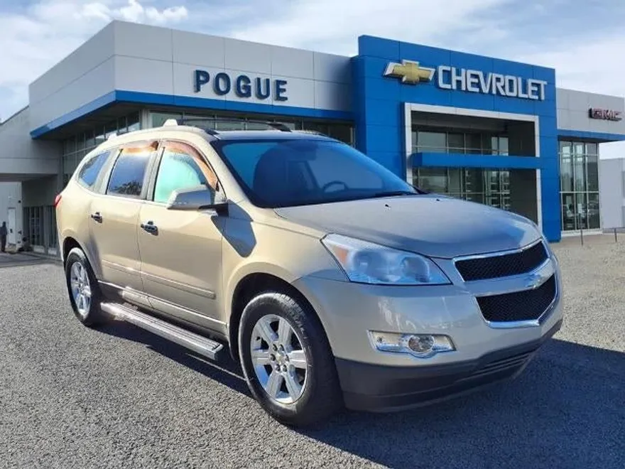 2011 Chevrolet Traverse 2LT photo 1