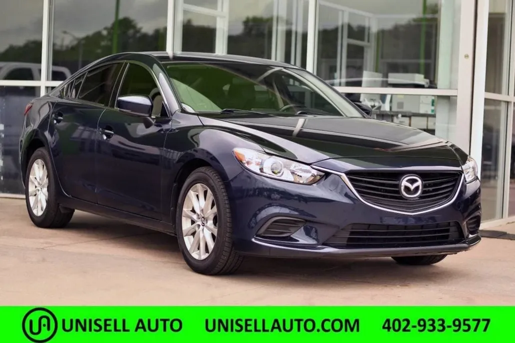 2017 Mazda Mazda6 Sport photo 1