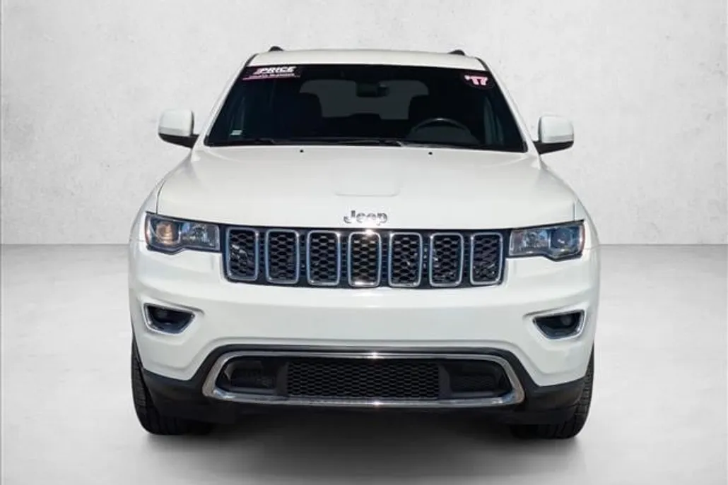 2017 Jeep Grand Cherokee Laredo Sport photo 1