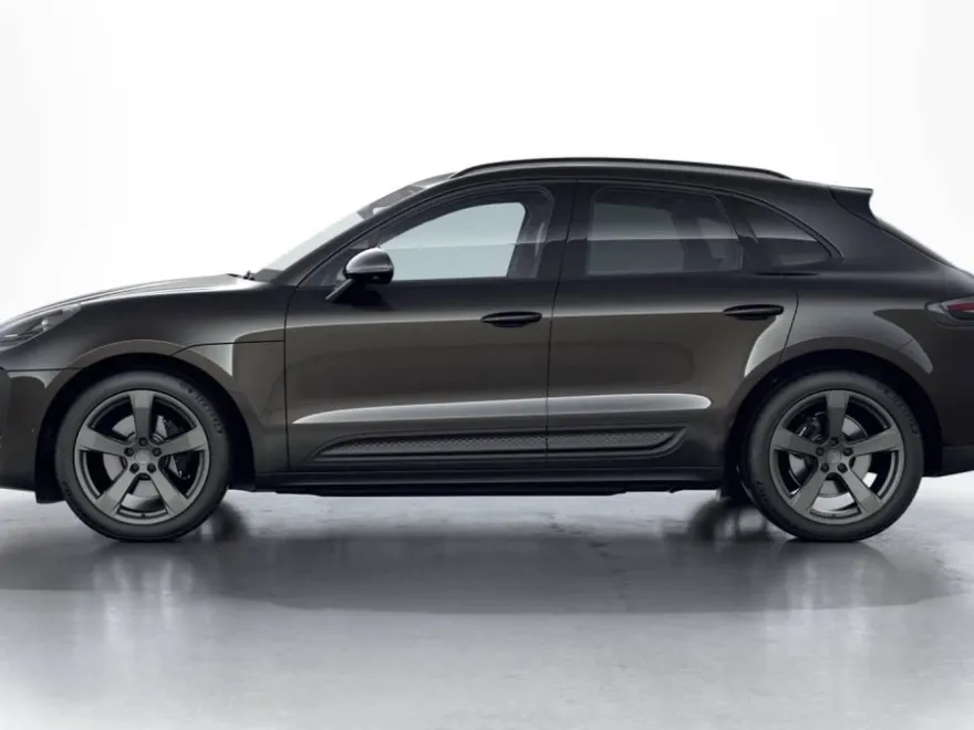2026 Porsche Macan T photo 1