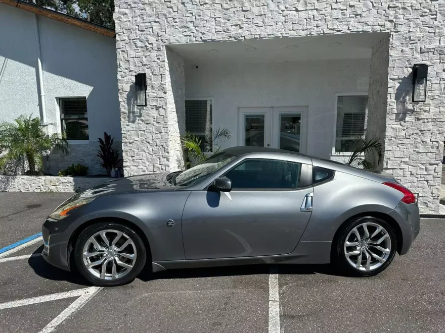 2013 Nissan 370Z photo 1