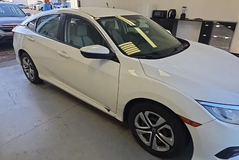 2017 Honda Civic LX photo 1