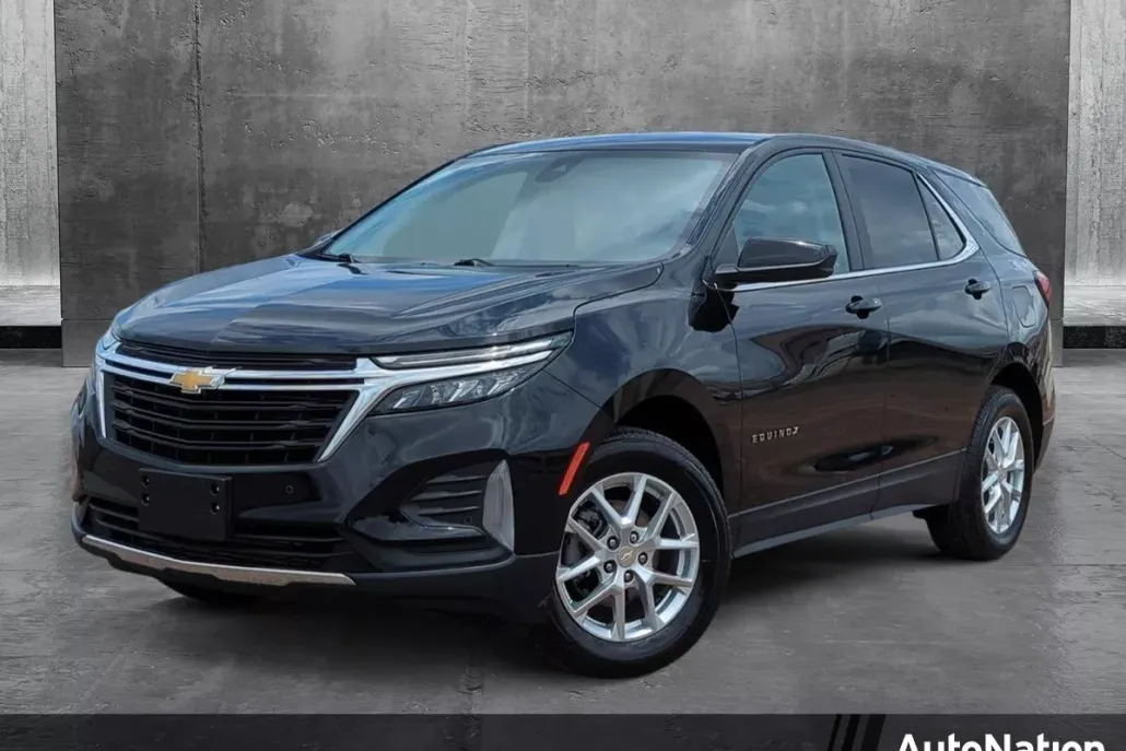 2024 Chevrolet Equinox LT photo 1