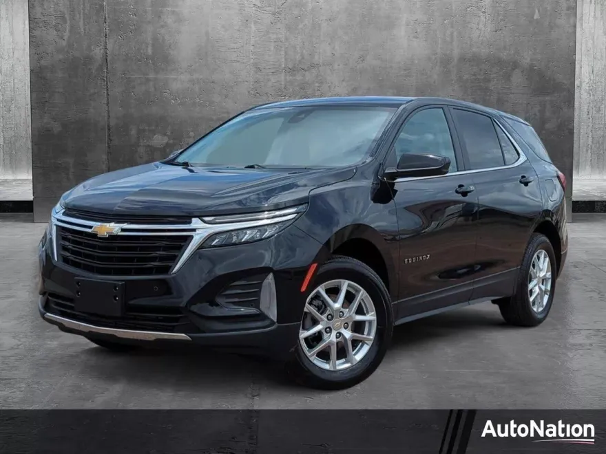 2024 Chevrolet Equinox LT photo 1